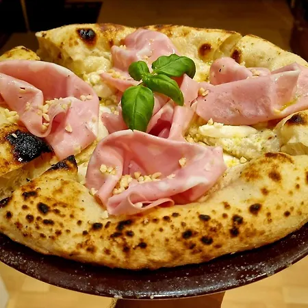 Locanda Il Pomo D'oro بيت ريفي